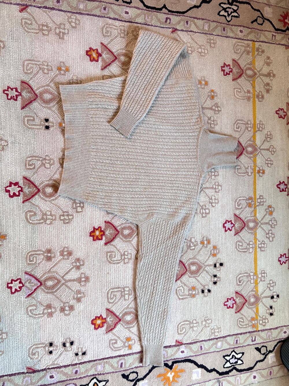 100% Cashmere Sweater Made in Scotland – Beige Ribbed Turtleneck – Small